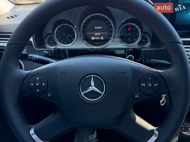 Mercedes-Benz-2