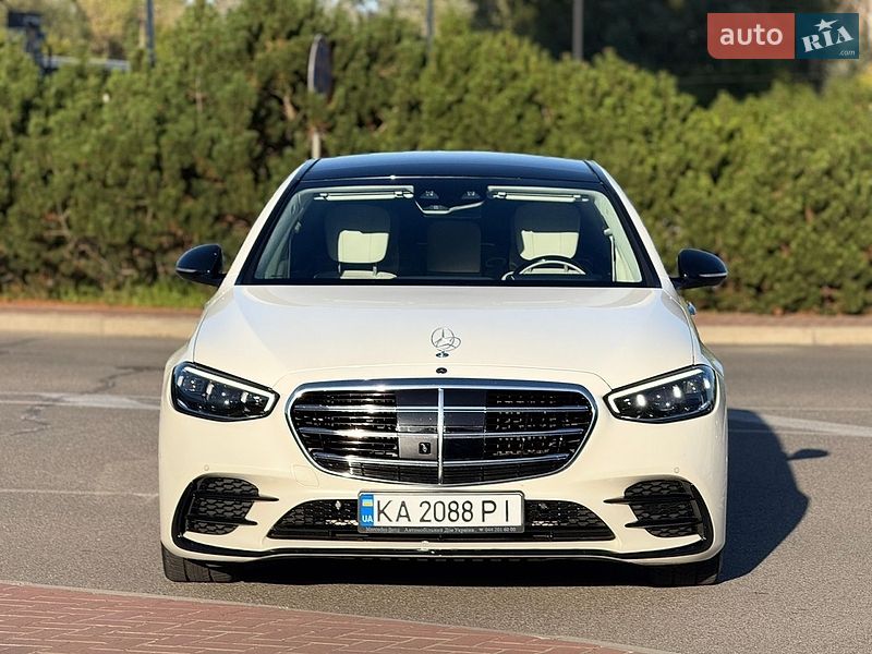 Mercedes-Benz-29