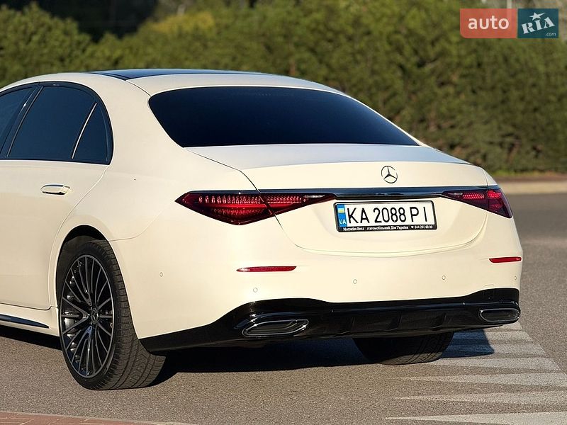 Mercedes-Benz-33