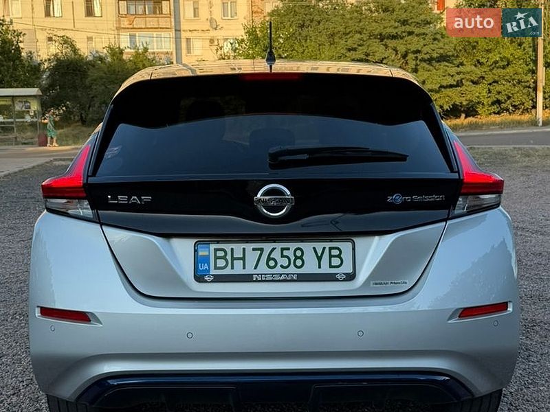 Nissan-15