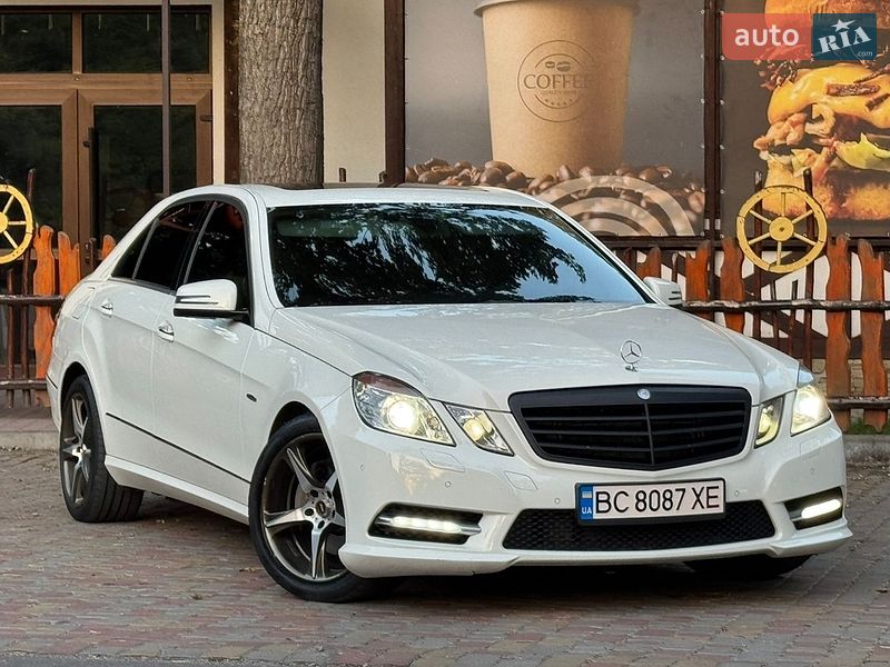 Mercedes-Benz-24