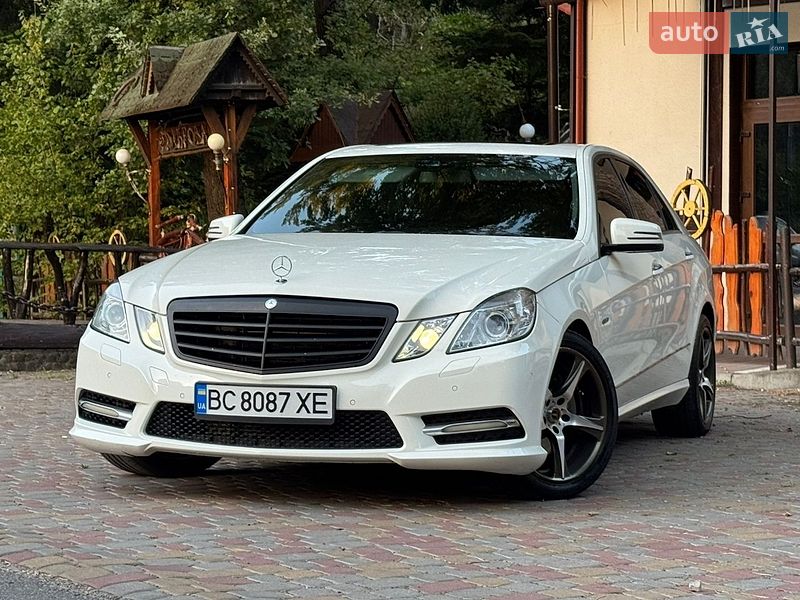 Mercedes-Benz-44