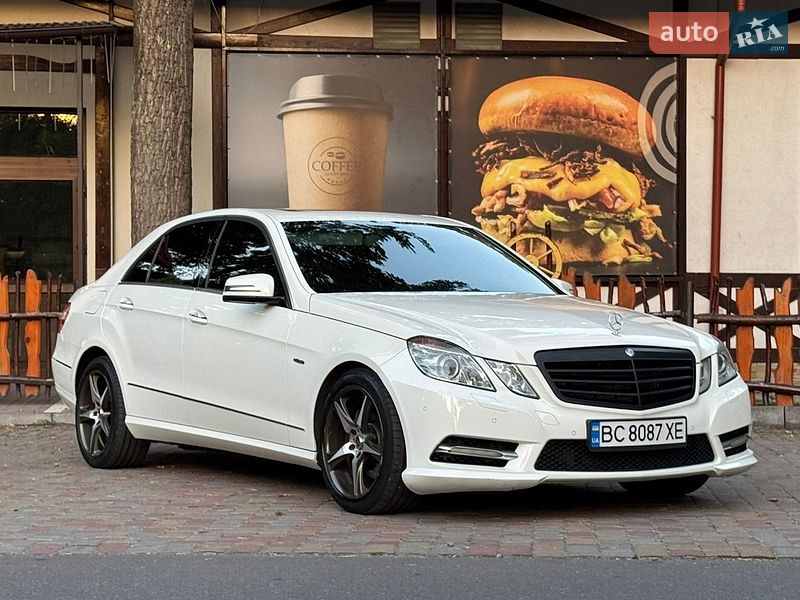 Mercedes-Benz-29