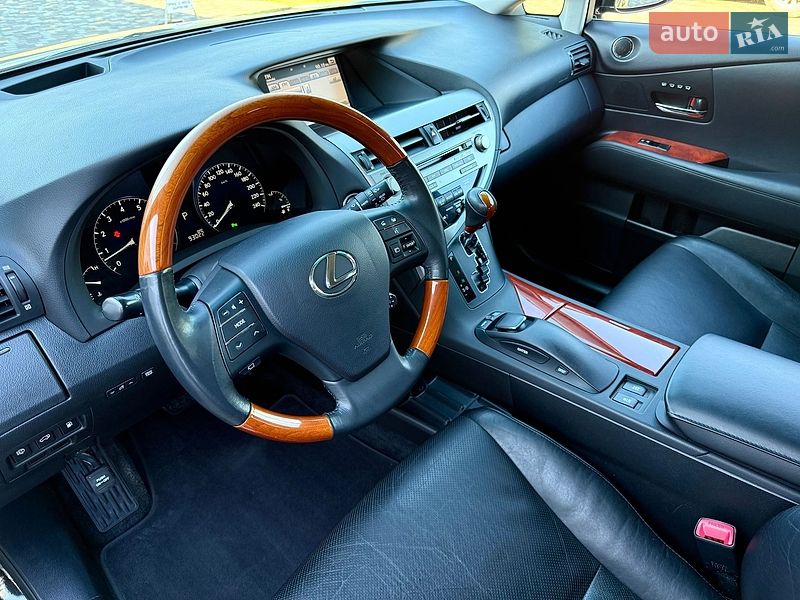 Lexus-29