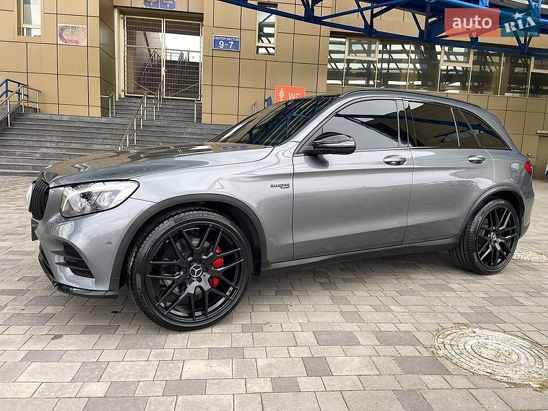 Mercedes-Benz-28