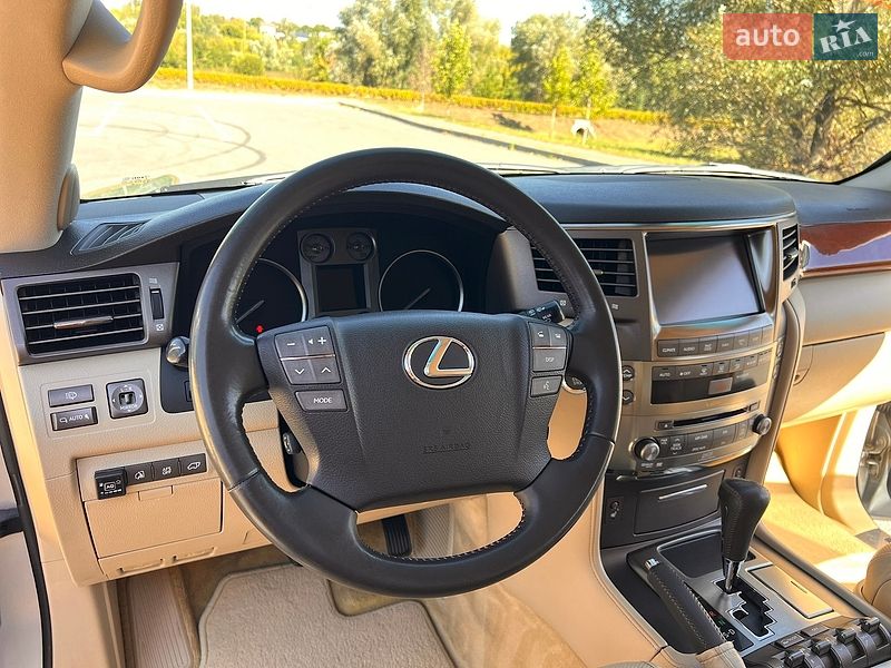 Lexus-29