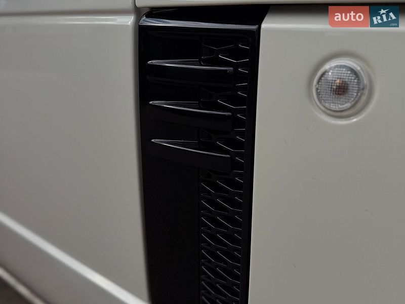 Land Rover-35