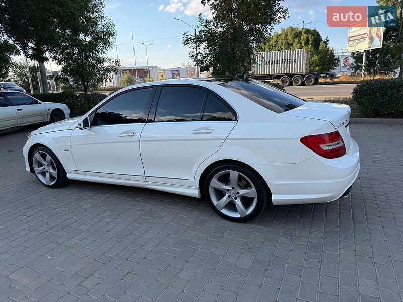 Mercedes-Benz-20