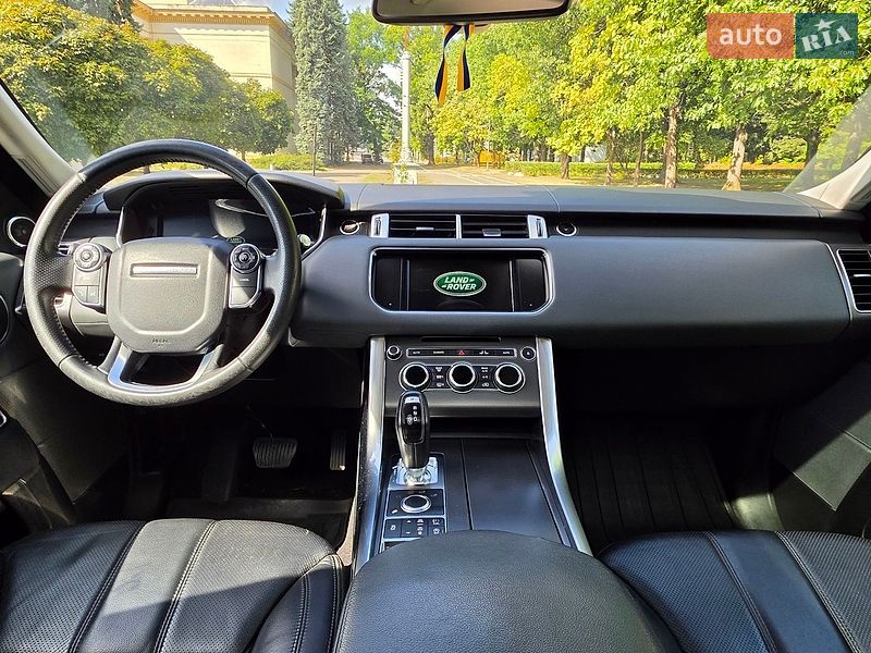 Land Rover-11