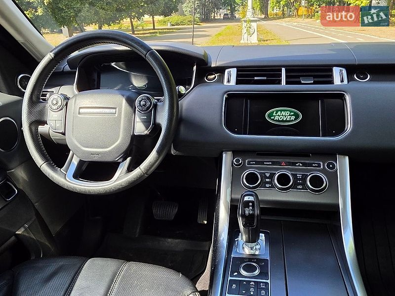Land Rover-25