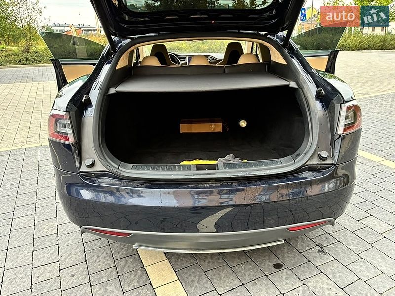 Tesla-39