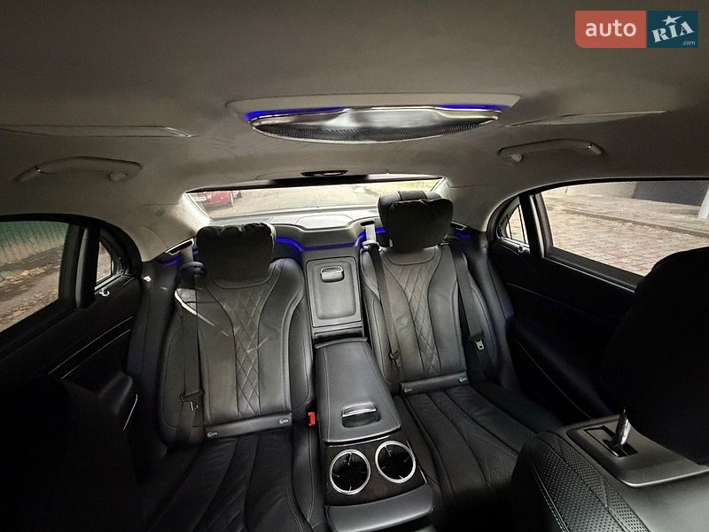 Mercedes-Benz-25