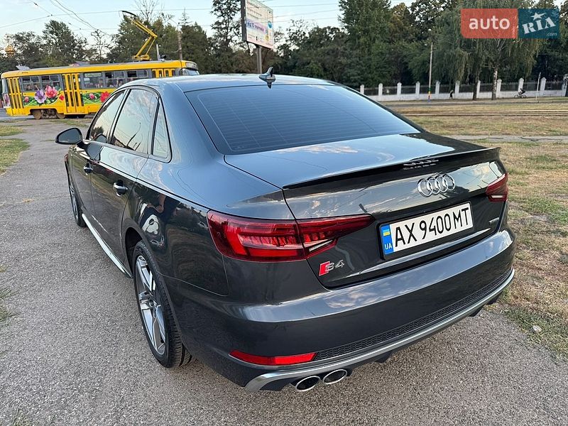 Audi-7