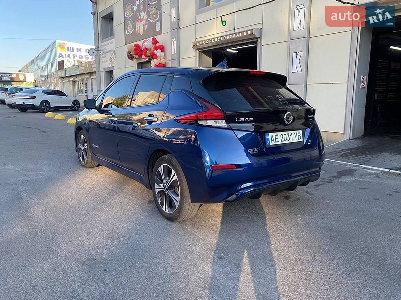 Nissan-3