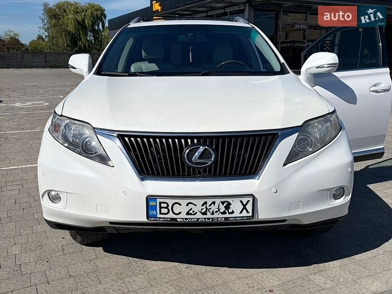 Lexus-9