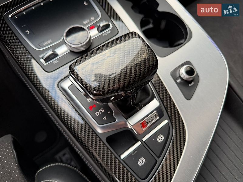 Audi-0
