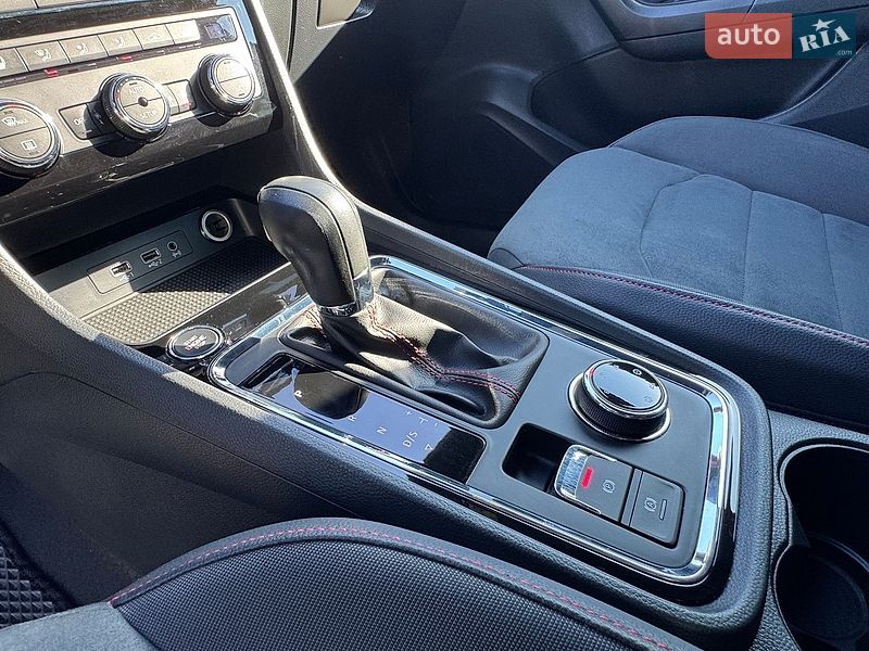 SEAT-10