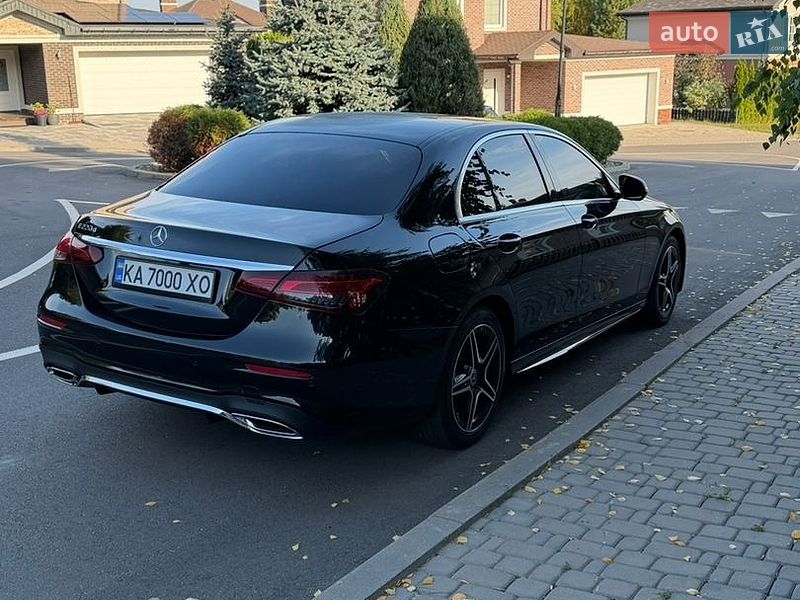 Mercedes-Benz-21