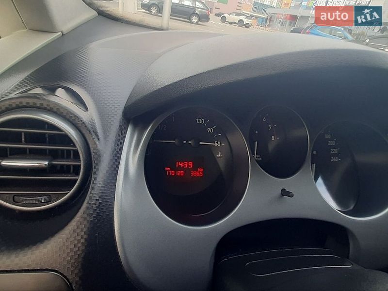 SEAT-11