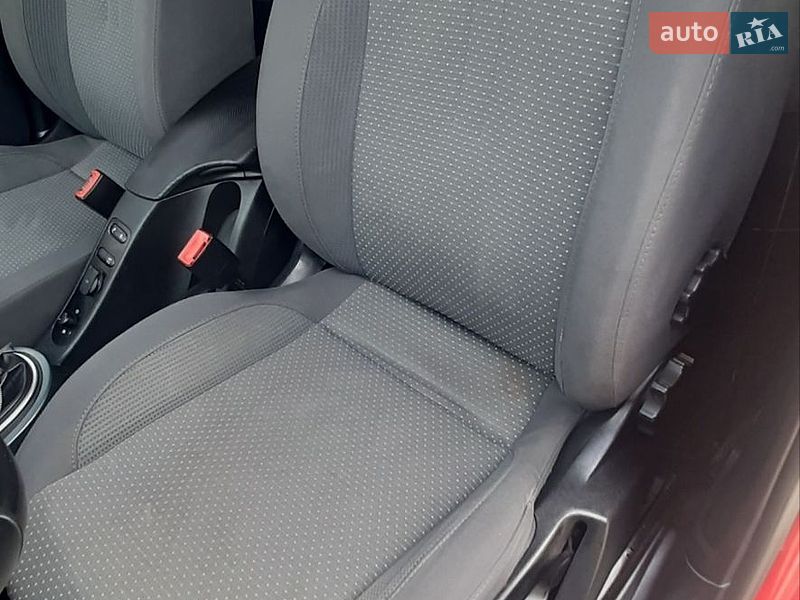 SEAT-4