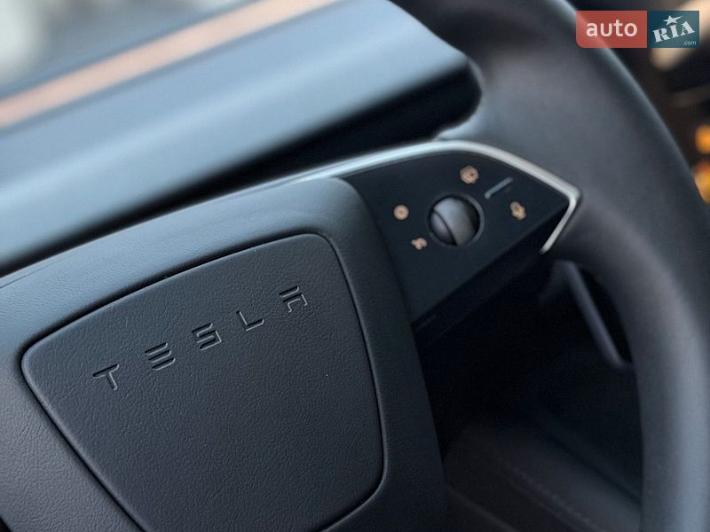 Tesla-40