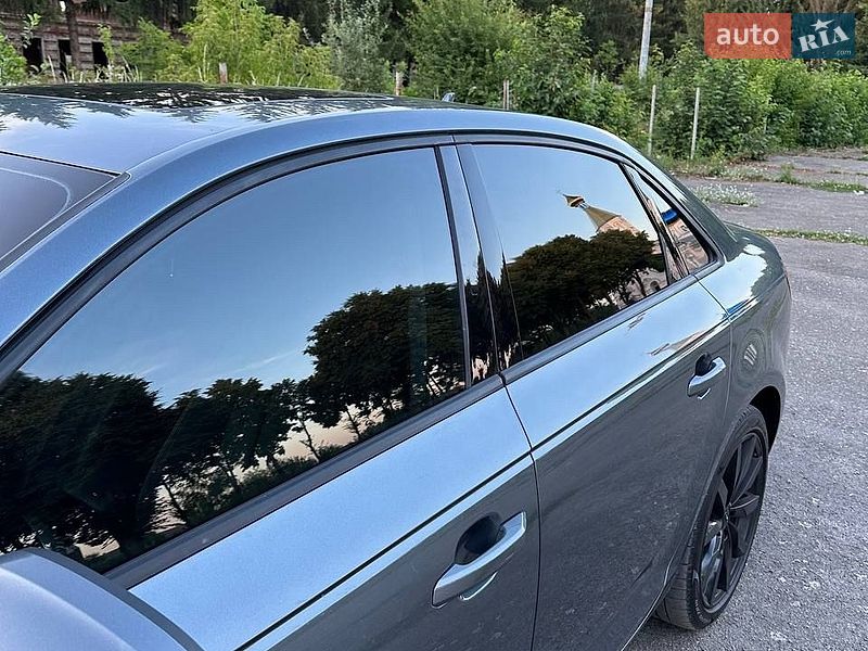 Audi-0