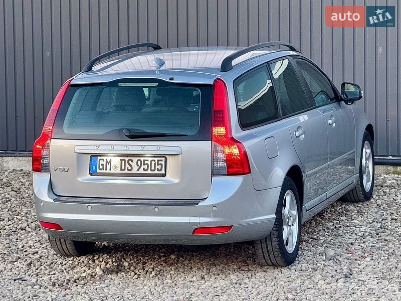 Volvo-40