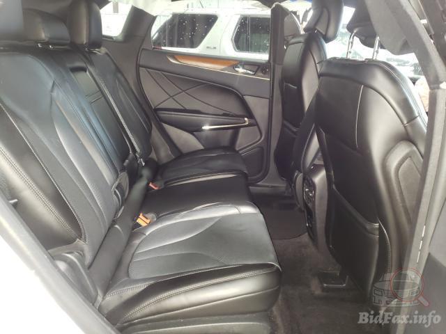 Lincoln MKC 2018 VIN 5LMCJ3D93KUL01810 фото оголошення 25 з 50