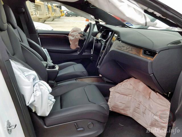 Tesla Model X 2018 VIN 5YJXCBE23JF102486 фото оголошення 33 з 55