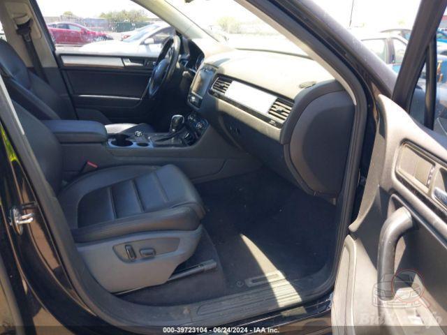 Volkswagen Touareg 2011 VIN WVGFK9BP5BD007133 фото оголошення 28 з 61
