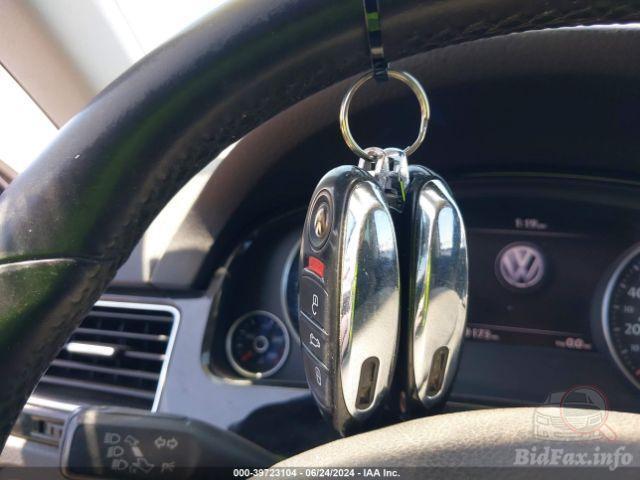 Volkswagen Touareg 2011 VIN WVGFK9BP5BD007133 фото оголошення 32 з 61