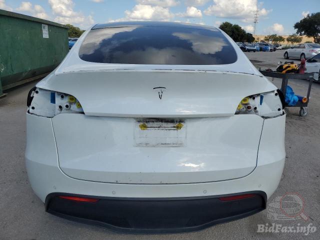 Tesla Model Y 2021 VIN 5YJYGDEE9MF209321 фото оголошення 35 з 59