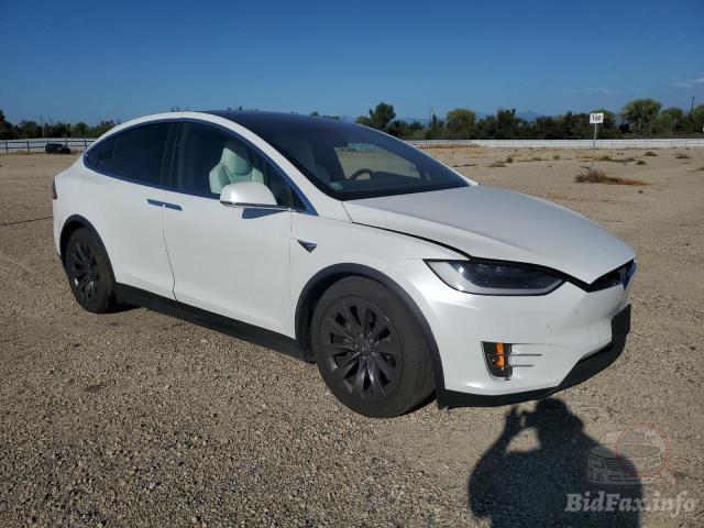 Tesla Model X 2017 VIN 5YJXCBE22HF050407 фото оголошення 30 з 51