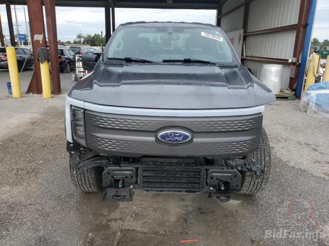 Ford F-150 Lightning 2023 VIN 1FTVW1EL6PWG30190 фото оголошення 24 з 48
