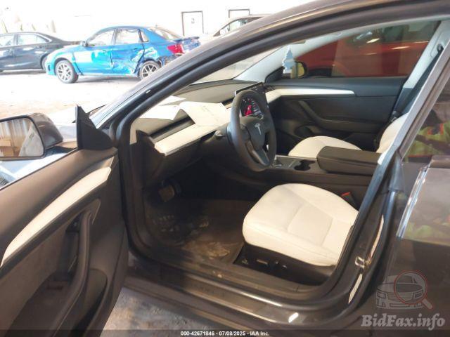 Tesla Model 3 2022 VIN 5YJ3E1EB0NF332382 фото оголошення 48 з 68