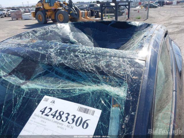 Tesla Model Y 2024 VIN 7SAYGDED1RF053597 фото оголошення 49 з 66