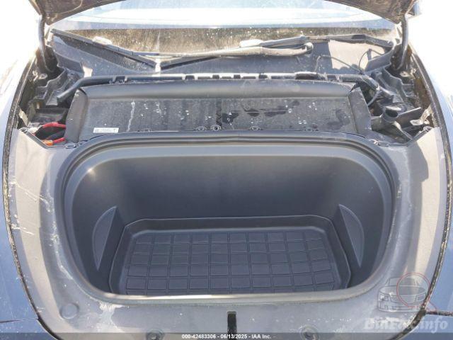 Tesla Model Y 2024 VIN 7SAYGDED1RF053597 фото оголошення 54 з 66