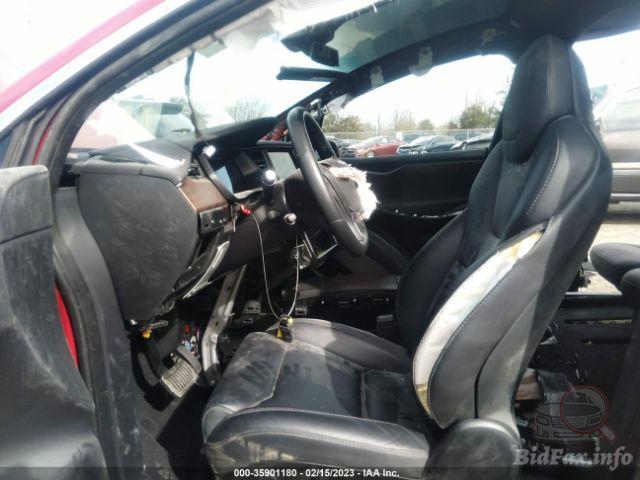 Tesla Model X 2019 VIN 5YJXCAE22KF152646 фото оголошення 31 з 53