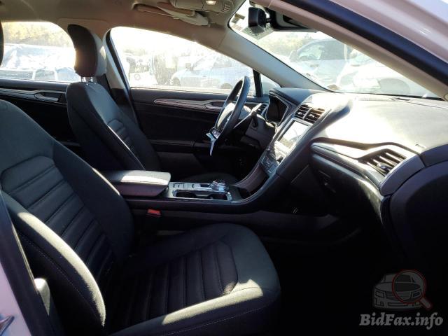Ford Fusion 2019 VIN 3FA6P0LU2KR220401 фото оголошення 34 з 68