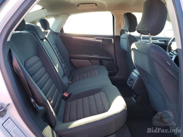 Ford Fusion 2019 VIN 3FA6P0LU2KR220401 фото оголошення 33 з 68