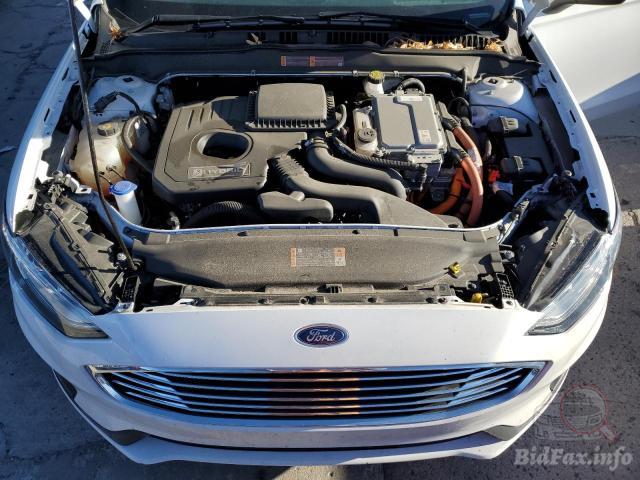 Ford Fusion 2019 VIN 3FA6P0LU2KR220401 фото оголошення 32 з 68