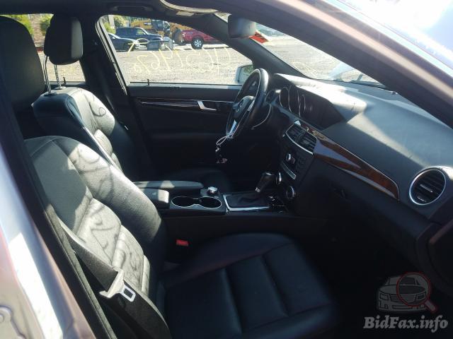 Mercedes-Benz C-Class 2013 VIN WDDGF8BB2CR198239 фото оголошення 32 з 66
