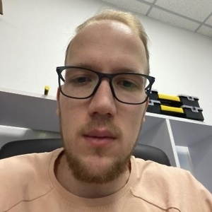 Про продавец Кирило Логвиненко