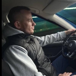 Про продавец Олег Олегович