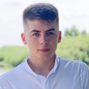 Про продавец Женя  Олегович Полюхович