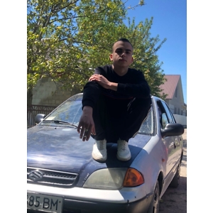 Про продавец Назар Ярославович Молнар