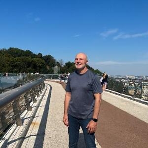 Про продавец Валерій