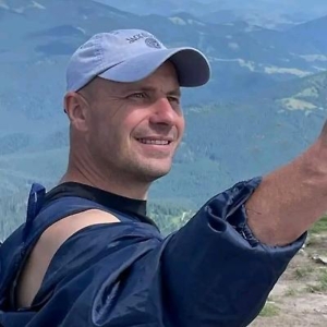 Про продавець Денис Діхтяр