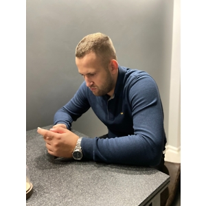 Про продавец Сергій