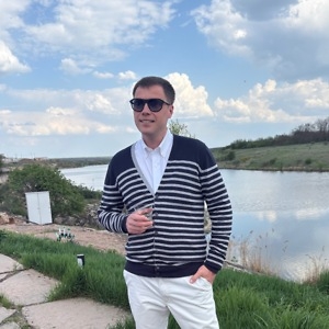 Про продавец Максим Олександрович